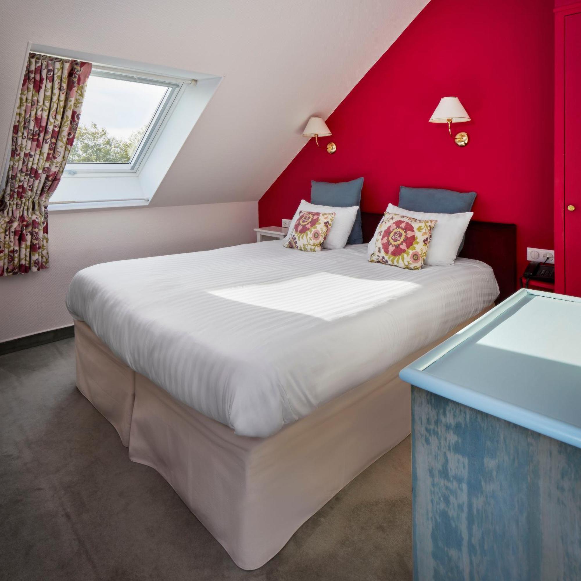 Logis Hotel Les Fuchsias Saint-Vaast-la-Hougue Eksteriør bilde